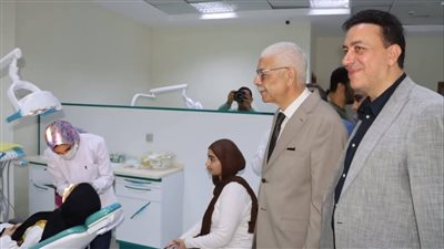 تفاصيل جولة رئيس جامعة المنوفية بالعيادات الخارجية بكلية طب الأسنان