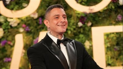 أحمد الفيشاوي يرد بعنف على منتقدي ارتدائه 