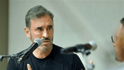 خلال بروفات دبي.. كاظم الساهر يظهر بلوك جديد ويشعل السوشيال ميديا (صور)