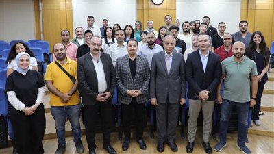 محافظ المنيا يكرم فريق القافلة الطبية للجامعة البريطانية لخدماتهم الصحية بالمراكز والقرى