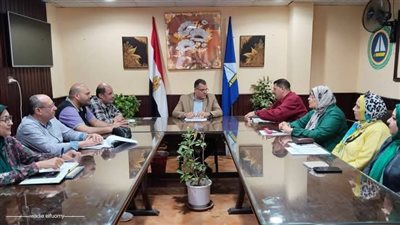 وكيل تعليم دمياط يتابع سير امتحانات أولى وثانية ثانوي إلكترونيًا وورقيًا 