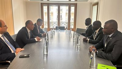 وزير الخارجية يلتقى مع وزير الخارجية والتعاون الدولي الرواندي