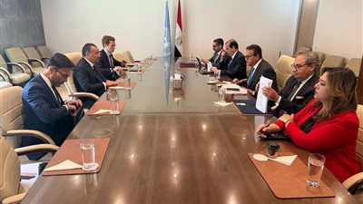  خالد عبدالغفار يلتقي وزيري صحة موريتانيا وكوبا بجنيف