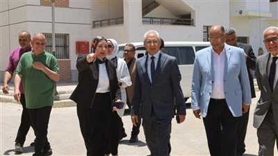 رئيس جامعة المنيا يتفقد مشروع مباني الإسكان المتميز والفندقي بالمدن الجامعية