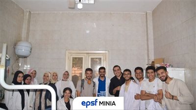 بالصور.. طلاب صيدلة يشاركون في القوافل الطبية لجامعة المنيا ويوزعون أدوية بالمجان