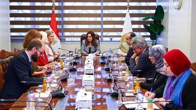 وزيرة التنمية المحلية تبحث مع سفيرة الاتحاد الأوروبي بالقاهرة مجالات التعاون المشترك