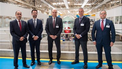 وزير الطيران المدني ورئيس القابضة لمصر للطيران يزورا المقر الرئيسي لشركة إيرباص بمدينة تولوز بفرنسا