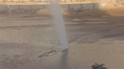 كسر ماسورة مياه يعطل حركة السير في بني مزار