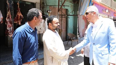 جولة مفاجئة لمحافظ أسوان بمحلات الجزارة والمخابز البلدية بكوم أمبو