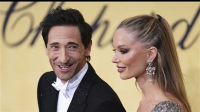 نجوم الفن الأمريكي يجتمعون في حفل amfAR لجمع ملايين الدولارات لأبحاث الإيدز