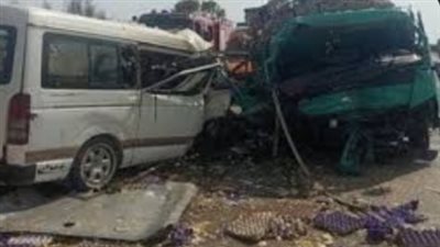 بالأسماء.. مصرع وإصابة 15 شخصًا في حادث مروع بالوادي الجديد