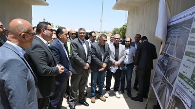 رئيس الوزراء يتفقد مشروع رفع كفاءة محطة تنقية مياه الشيخ زايد 