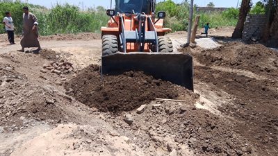 بالصور.. إزالة 3 حالات تعدى على أراضي أملاك الدولة غرب الأقصر