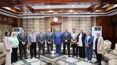 اجتماع هام بين محافظ المنيا ورئيس صندوق التنمية الحضرية لبحث الفرص الاستثمارية