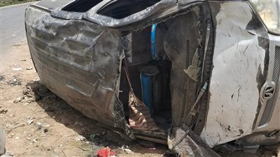 بالأسماء.. مصرع شخصين وإصابة آخر في حادث انقلاب سيارة أجرة بالمنيا