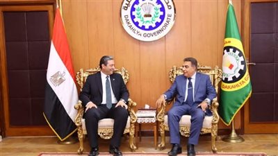 محافظ دمياط ورئيس جامعة المنصورة يوقعان بروتوكول تعاون لتنفيذ منظومة للتحول الرقمي 