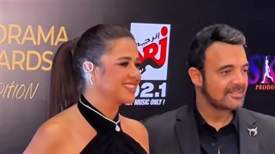 شقيق ياسمين عبد العزيز لعمرو محمود ياسين: 