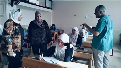  وكيلة تعليم الجيزة تتابع سير امتحانات نهاية العام بإدارة الشيخ زايد 