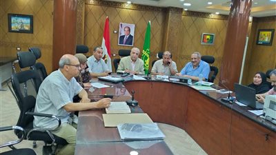 مدير تعليم القليوبية يهنى أوائل الدبلومات الفنية 