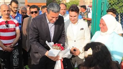 احتفالا بعيد الأضحي.. محافظ دمياط يزور أطفال شط الملح