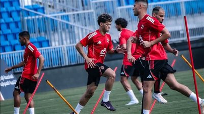 الأهلي يحتفل بالفريق خلال 