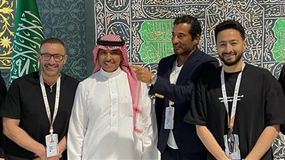 بعد إتمامه مناسك الحج.. عمرو سعد بصحبة وزير الإعلام السعودي