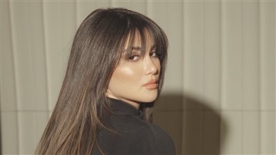 قنبلة الجيل.. هدى الاتربي تخطف الأنظار بإطلالة سوداء أنيقة (صور)