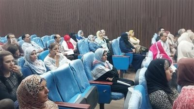 محافظ المنيا: توعية الشباب بمخاطر الهجرة غير الشرعية ضرورة لحماية أرواحهم ومقدرات الوطن