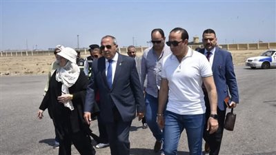 محافظ بورسعيد يناقش ميدانيًا الخطوات التنفيذية في مشروع إنشاء كوبرى جديد
