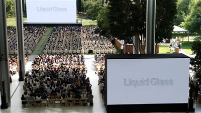 الزجاج السائل.. مادة جديدة ستُغير مظهر جميع منتجات آبل كليًا