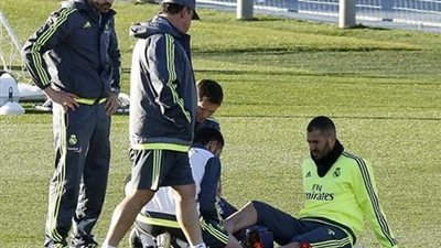 بينيتيز يستدعي بنزيما لمواجهة فالنسيا رغم إصابته