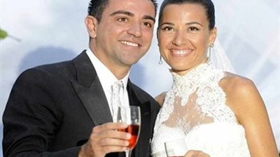 زوجة تشافي تلد طفلة في أحد مستشفيات قطر