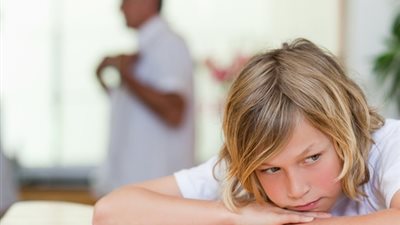 3 علامات فقط لتكتشفى أن طفلك يعانى من الاكتئاب !