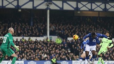 إيفرتون يهزم مانشستر سيتي 1/2 في ذهاب نصف نهائي كأس الكابيتال وان