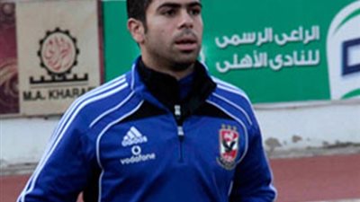 فتحي نجم الأهلي يؤدي تدريبات بدنية عقب لقاء الشرطة