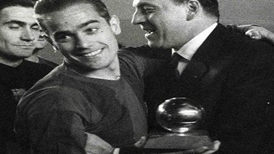 لويس سواريز .. أول برشلوني يحصد جائزة الكرة الذهبية