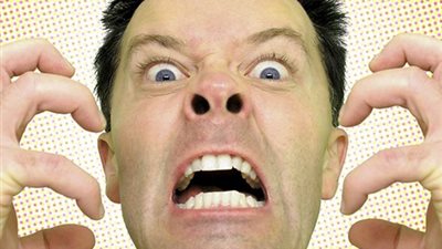 العصبية وخفقان القلب من دلالات فرط نشاط الغدة الدرقية