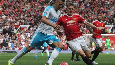 الليلة :نيوكاسل الجريح يصطدم بطمع مانشستر يونايتد في البريميرليج