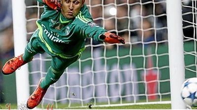 جوارديولا يطلب ضم كيلور نافاس لمانشستر سيتى