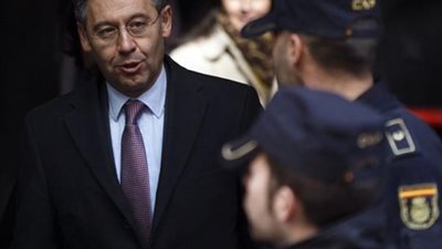 نيمار ورئيس برشلونة يمثلان أمام المحكمة