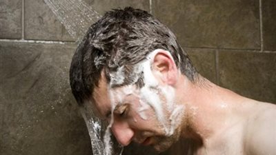 لا تنام وشعرك مبتل وإلا ..