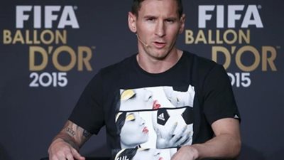 ميسي يتسبب بمحاكمة موظف في مطار دبي