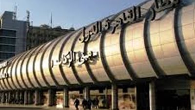 إحباط محاولة تهريب ساعات تجسس ولوحات إتصالات بمطار القاهرة