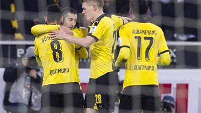 بوروسيا دورتموند يكتسح مونشنجلادباخ بثلاثية في البوندسليجا