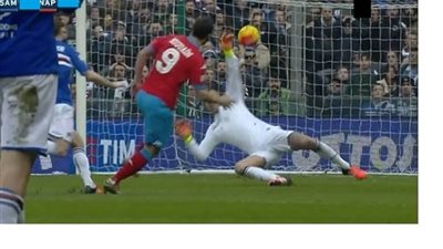 نابولي يفوز علي سامبدوريا 2/4  ويستمر في صدارة الكالتشيو الإيطالي