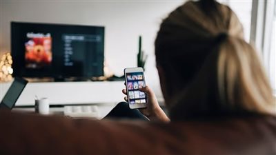 ساعتين على الهاتف الذكي كافية لإصابة المراهقين بهذا المرض النفسي