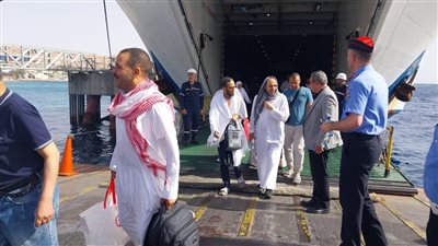انطلاق أولى رحلات عودة حجاج الحج السياحي البري المصريين لموسم حج 1446هـ من الأراضي المقدسة