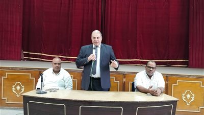 خلال اجتماع عاجل.. مدير تعليم قنا يشدد على ضوابط فتح صناديق الأسئلة