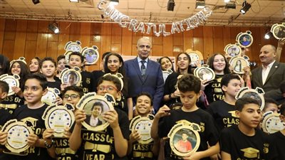 محافظ المنيا يشهد حفل تخرج طلاب مدرسة المنيا الجديدة الرسمية المتميزة للغات