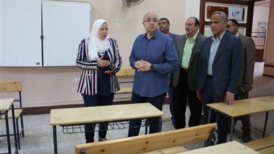 بالصور.. محافظ بني سويف يتفقد الاستعدادات النهائية لانطلاق امتحانات الثانوية العامة